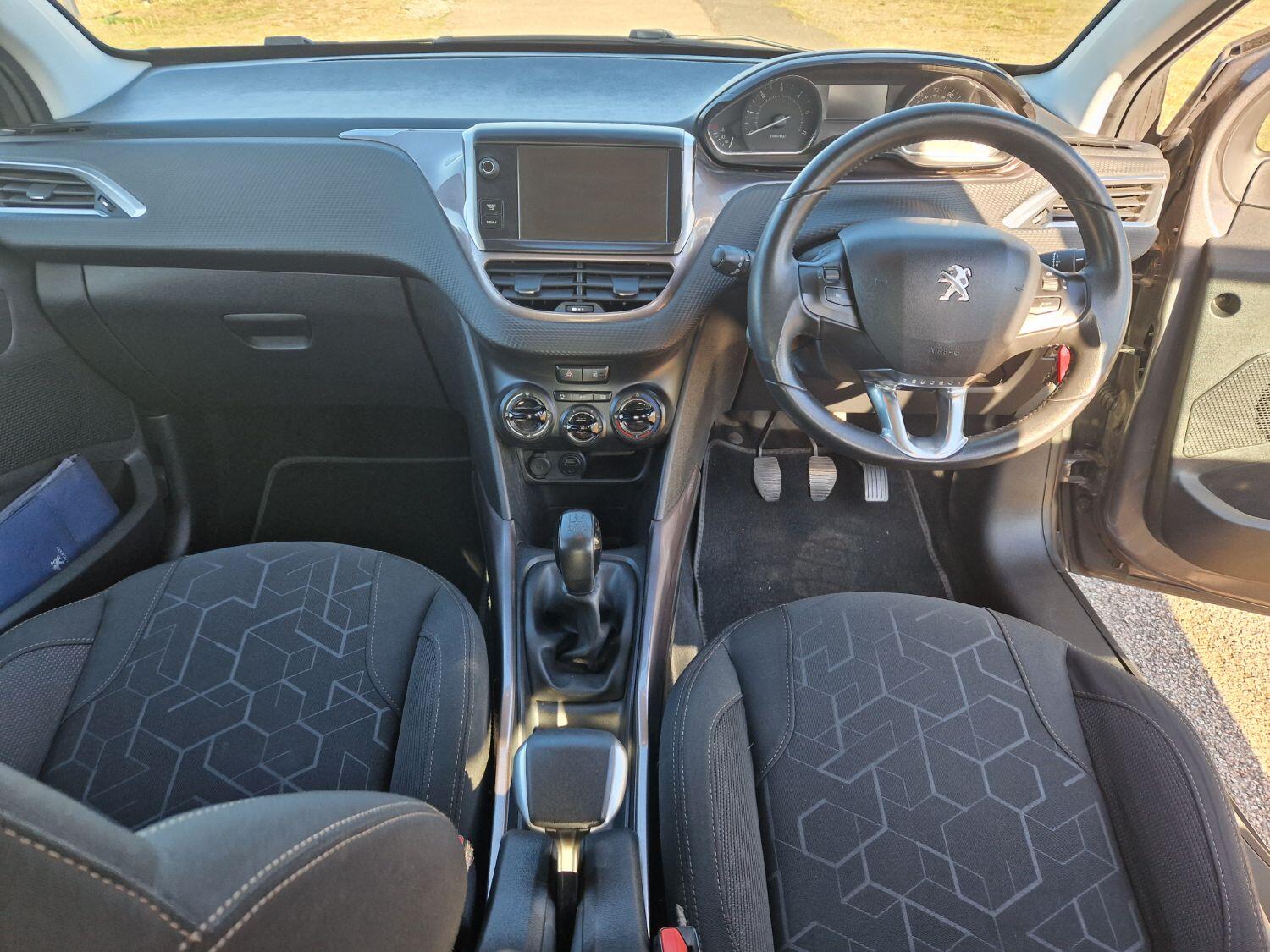 Used Peugeot 2008 2014 for sale - 76794154: Photo 11