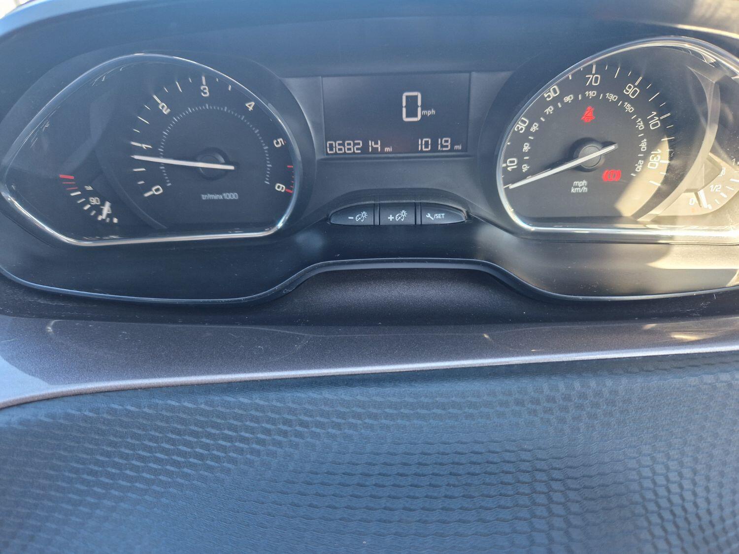 Used Peugeot 2008 2014 for sale - 76794154: Photo 19