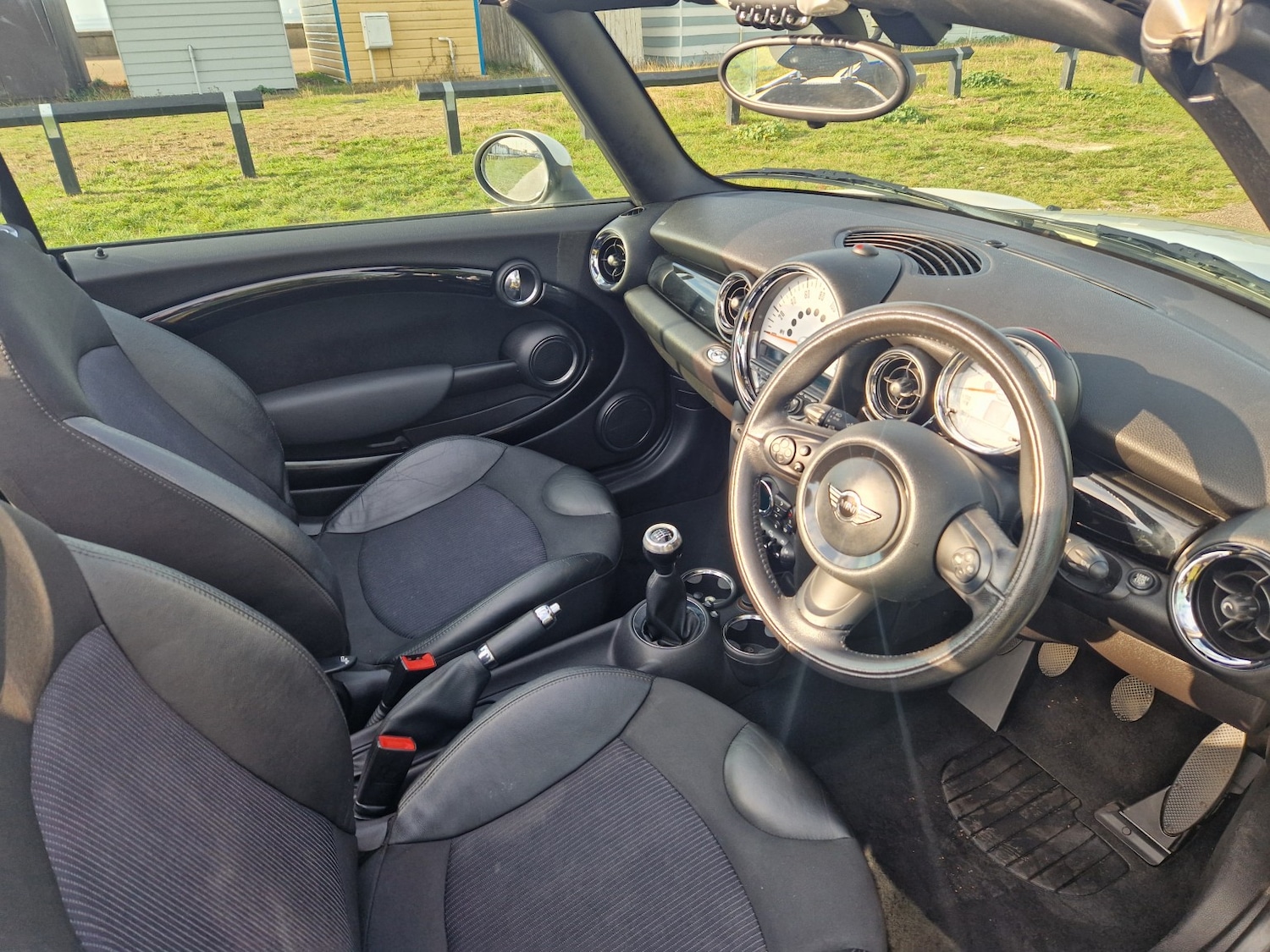 Used MINI Convertible 2011 for sale - 76273296: Photo 12