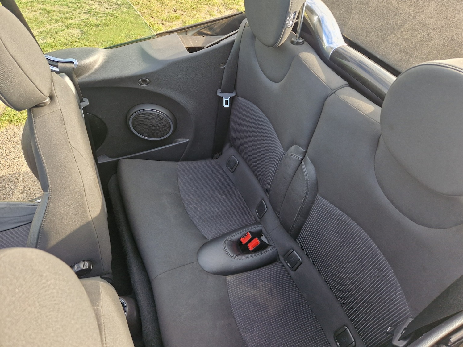 Used MINI Convertible 2011 for sale - 76273296: Photo 18