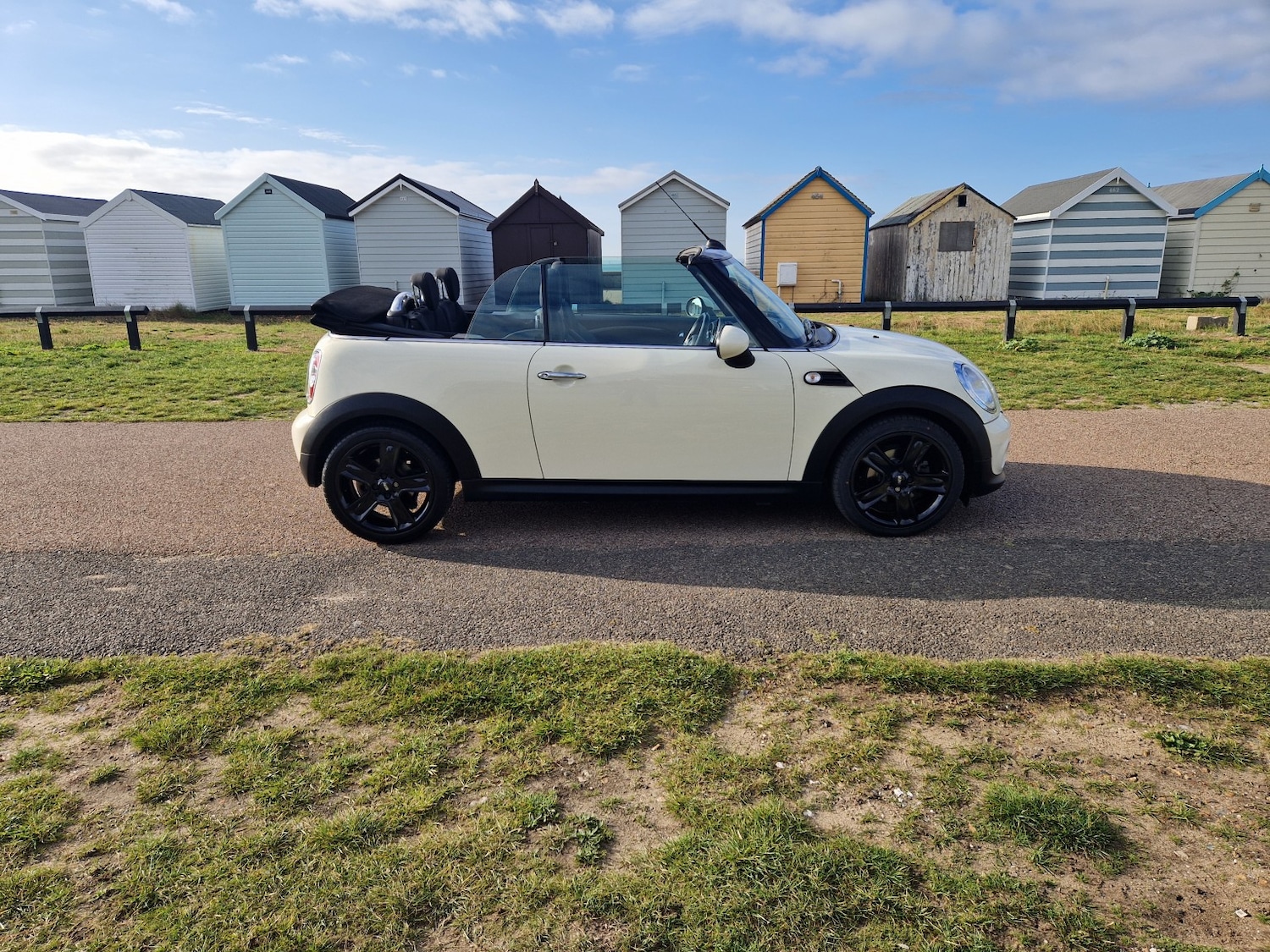Used MINI Convertible 2011 for sale - 76273296: Photo 6