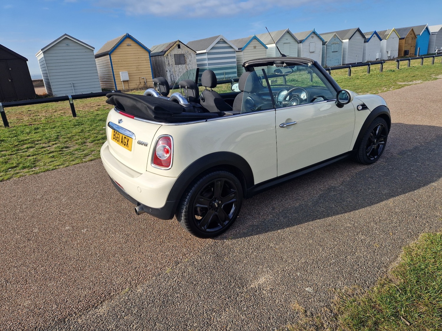Used MINI Convertible 2011 for sale - 76273296: Photo 7