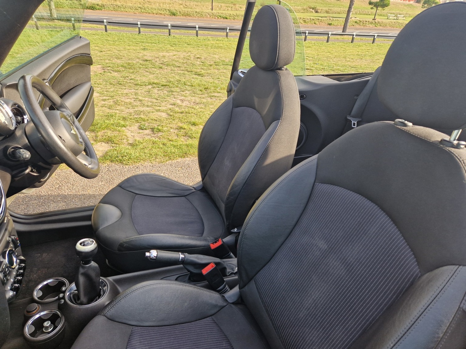 Used MINI Convertible 2011 for sale - 76769450: Photo 17