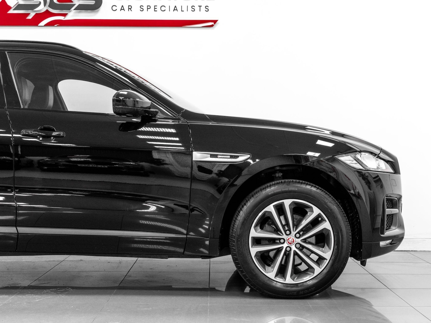 Used Jaguar F-Pace 2018 for sale - 76499723: Photo 14