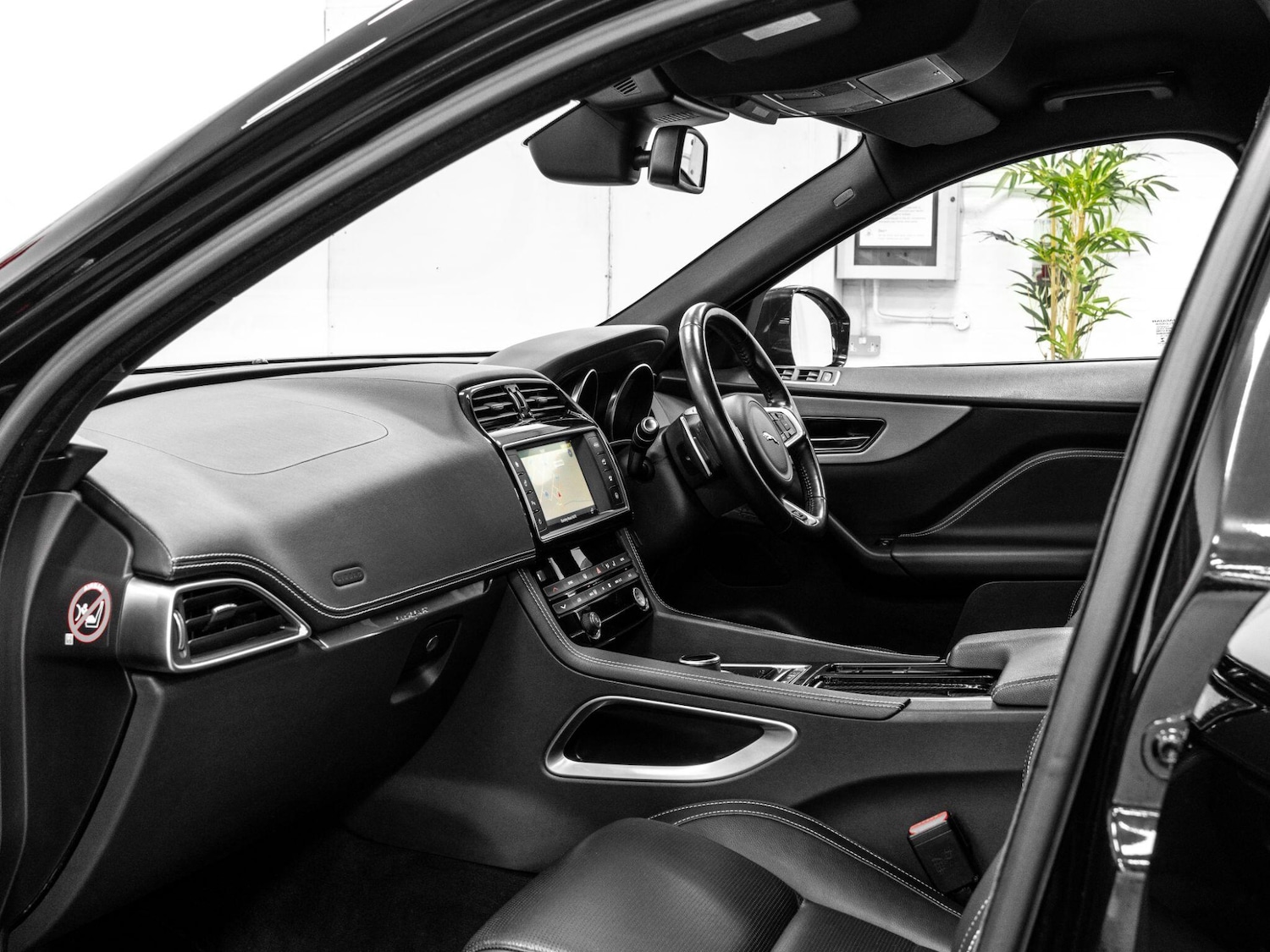 Used Jaguar F-Pace 2018 for sale - 76499723: Photo 19