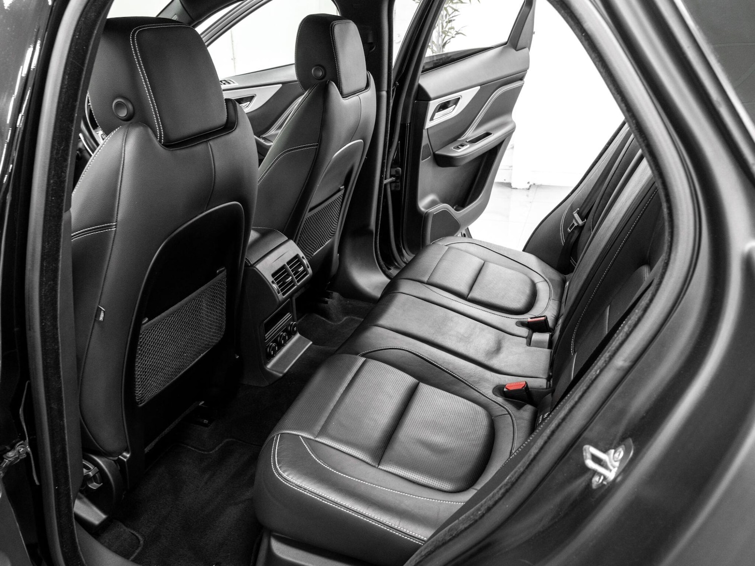 Used Jaguar F-Pace 2018 for sale - 76499723: Photo 26