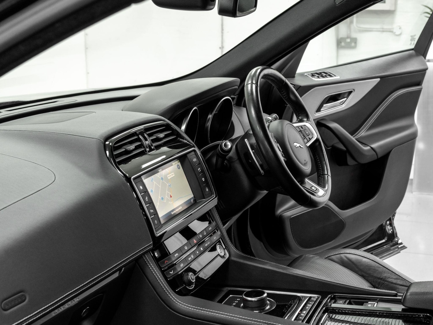 Used Jaguar F-Pace 2018 for sale - 76499723: Photo 41