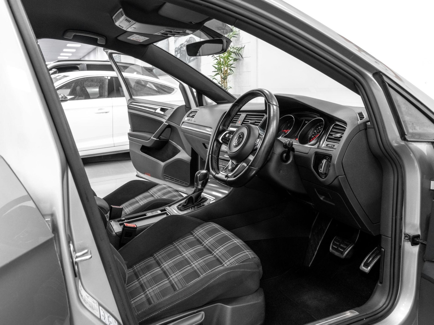 Used Volkswagen Golf 2016 for sale - 76850256: Photo 16