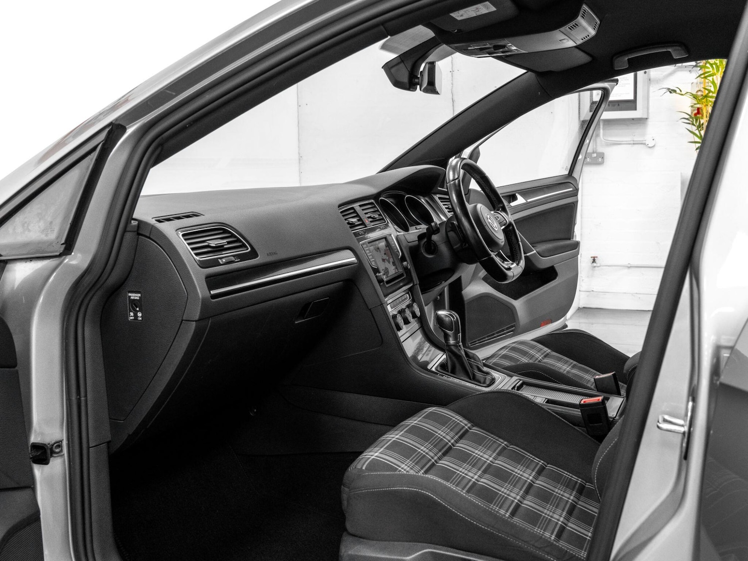 Used Volkswagen Golf 2016 for sale - 76850256: Photo 17