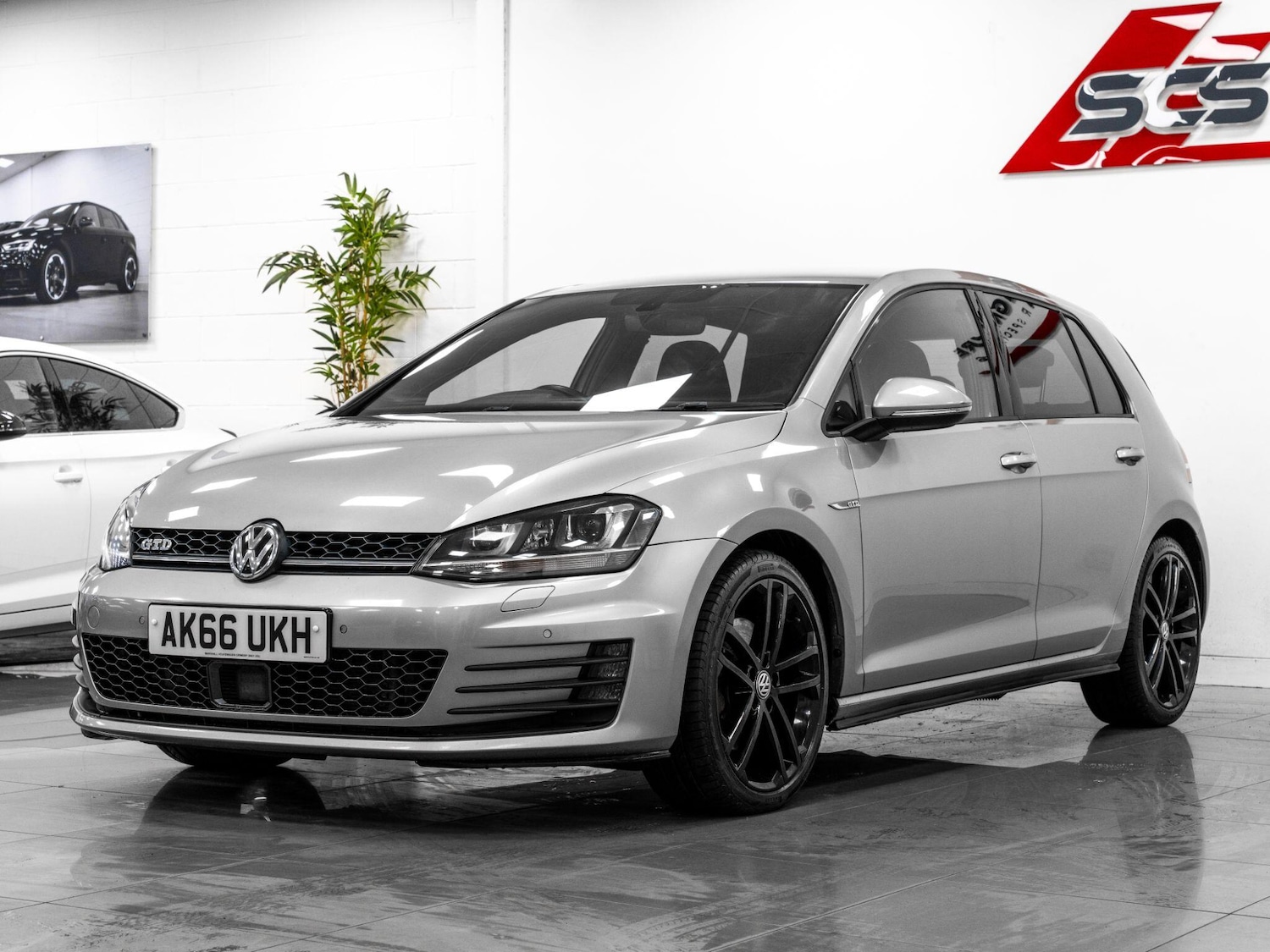 Used Volkswagen Golf 2016 for sale - 76850256: Photo 2