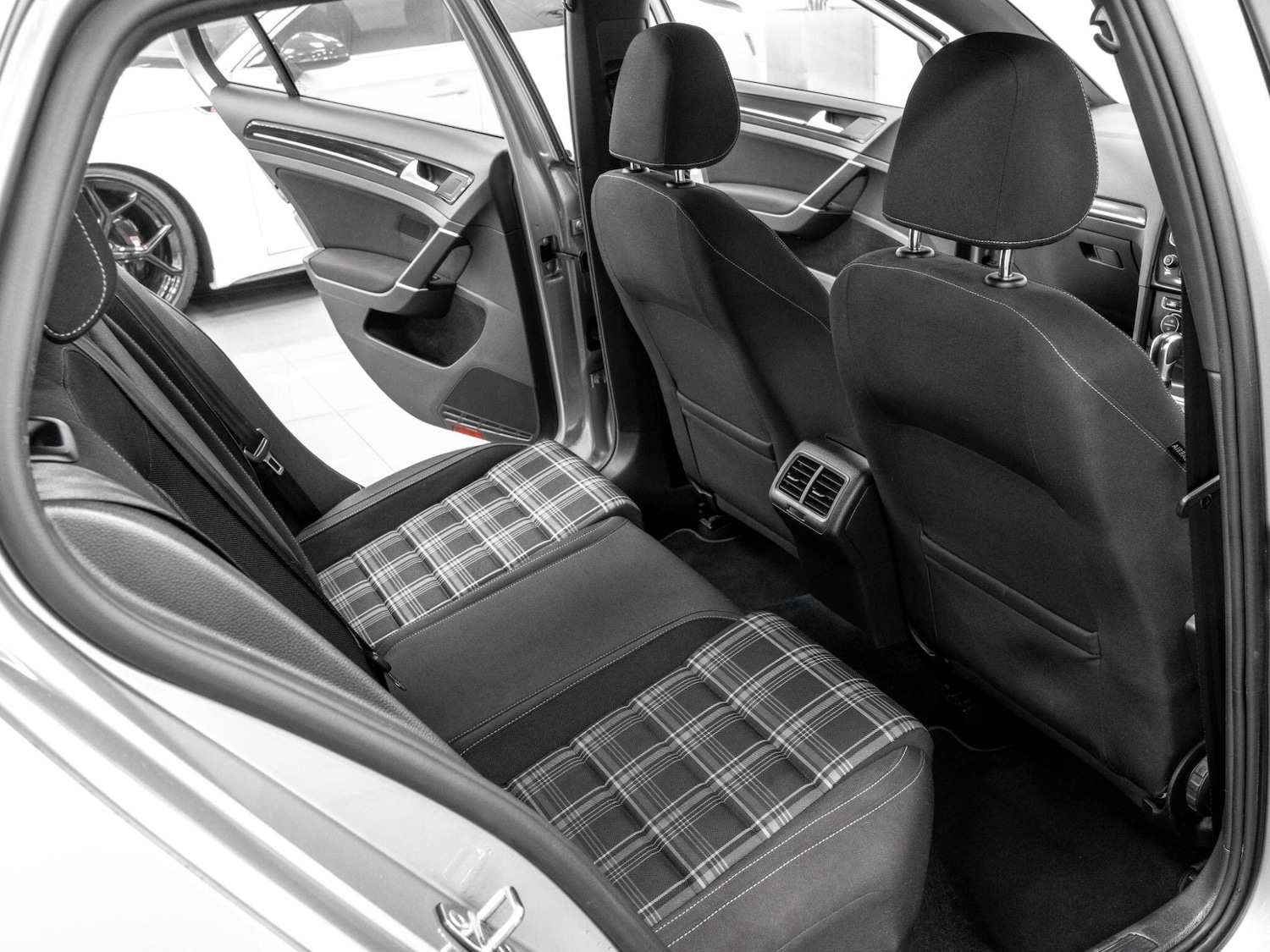 Used Volkswagen Golf 2016 for sale - 76850256: Photo 24