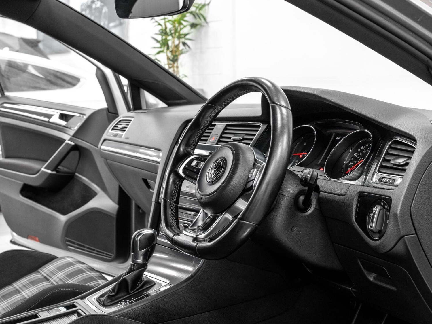 Used Volkswagen Golf 2016 for sale - 76850256: Photo 38