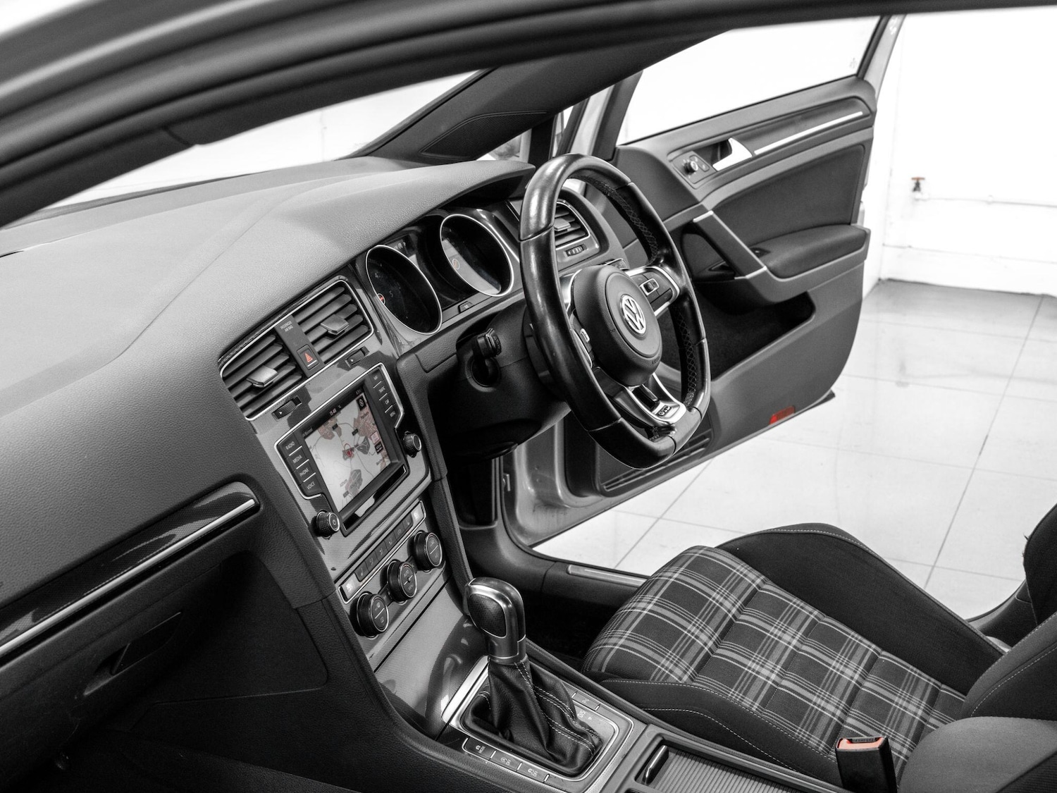 Used Volkswagen Golf 2016 for sale - 76850256: Photo 39