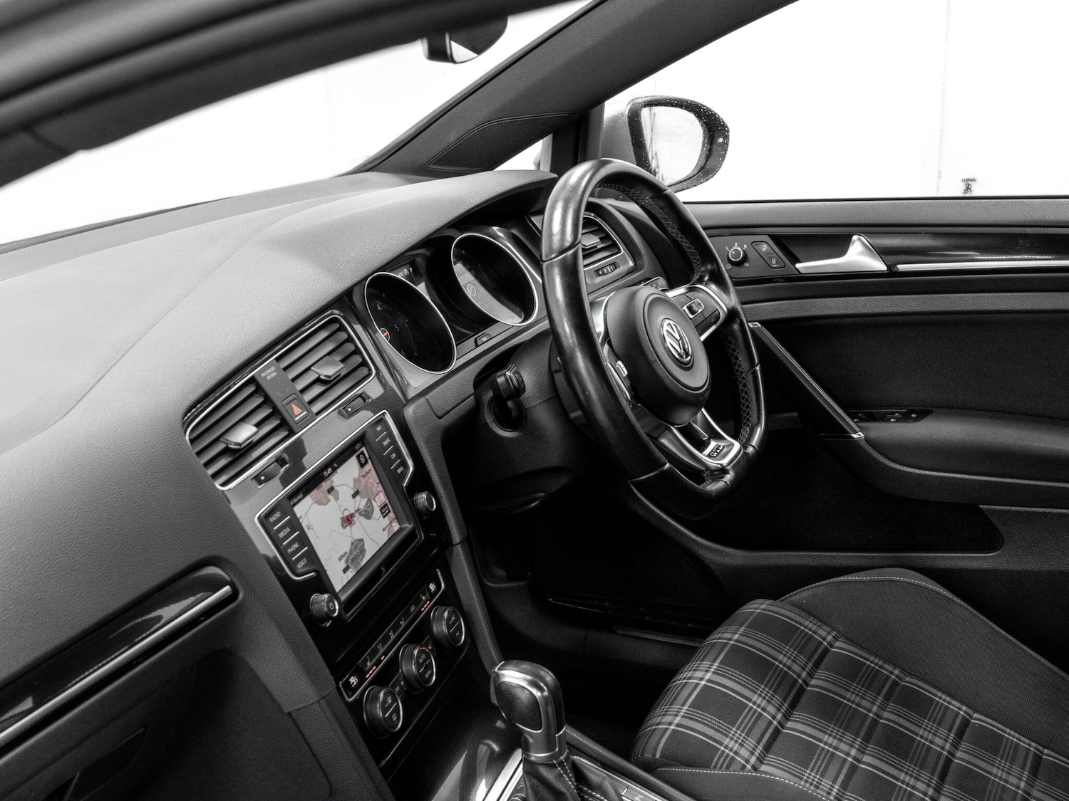 Used Volkswagen Golf 2016 for sale - 76850256: Photo 40