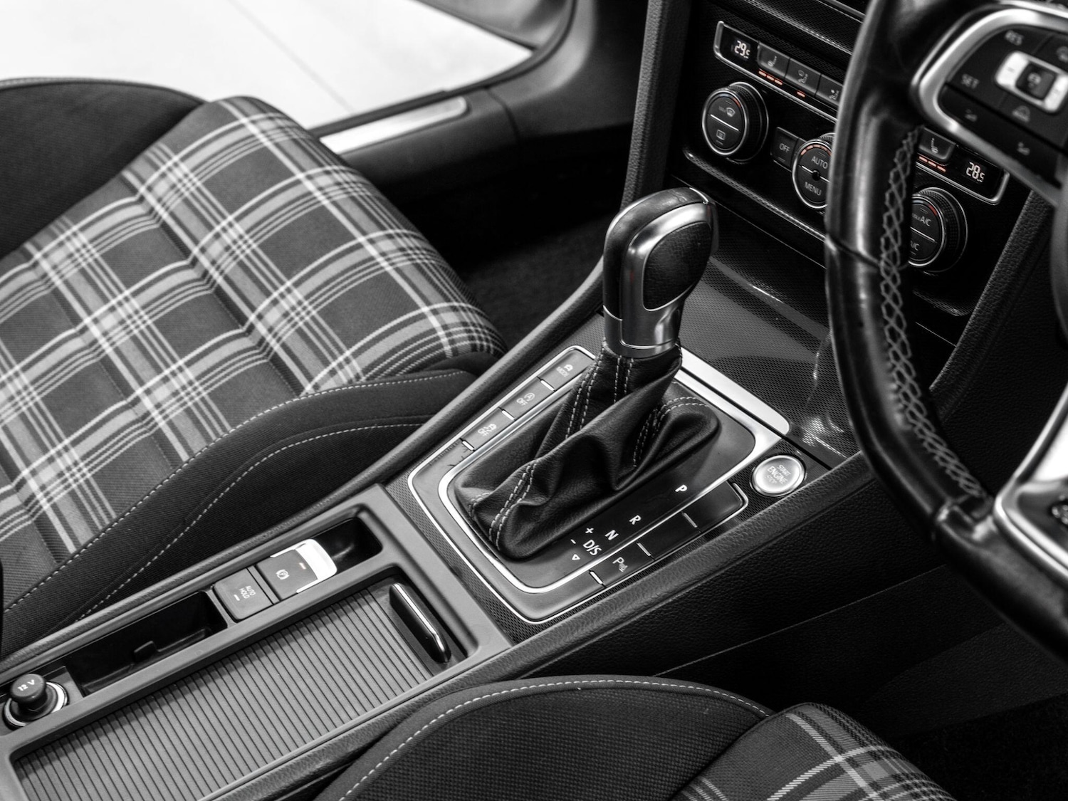 Used Volkswagen Golf 2016 for sale - 76850256: Photo 42