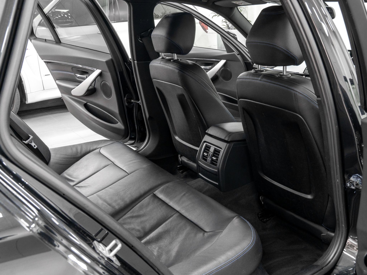 Used BMW 3 Series 2017 for sale - 77396691: Photo 23