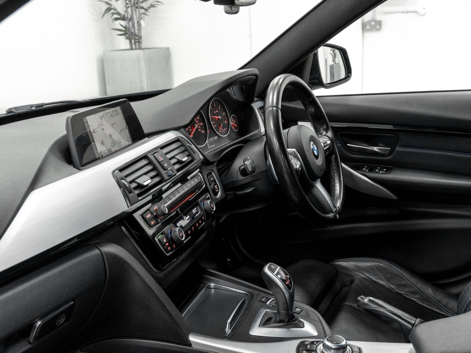 Used BMW 3 Series 2017 for sale - 77396691: Photo 38