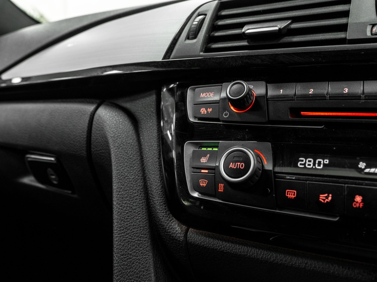 Used BMW 3 Series 2017 for sale - 77396691: Photo 42