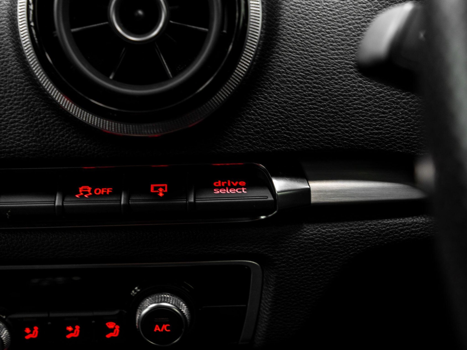 Used Audi A3 2014 for sale - 77424796: Photo 42