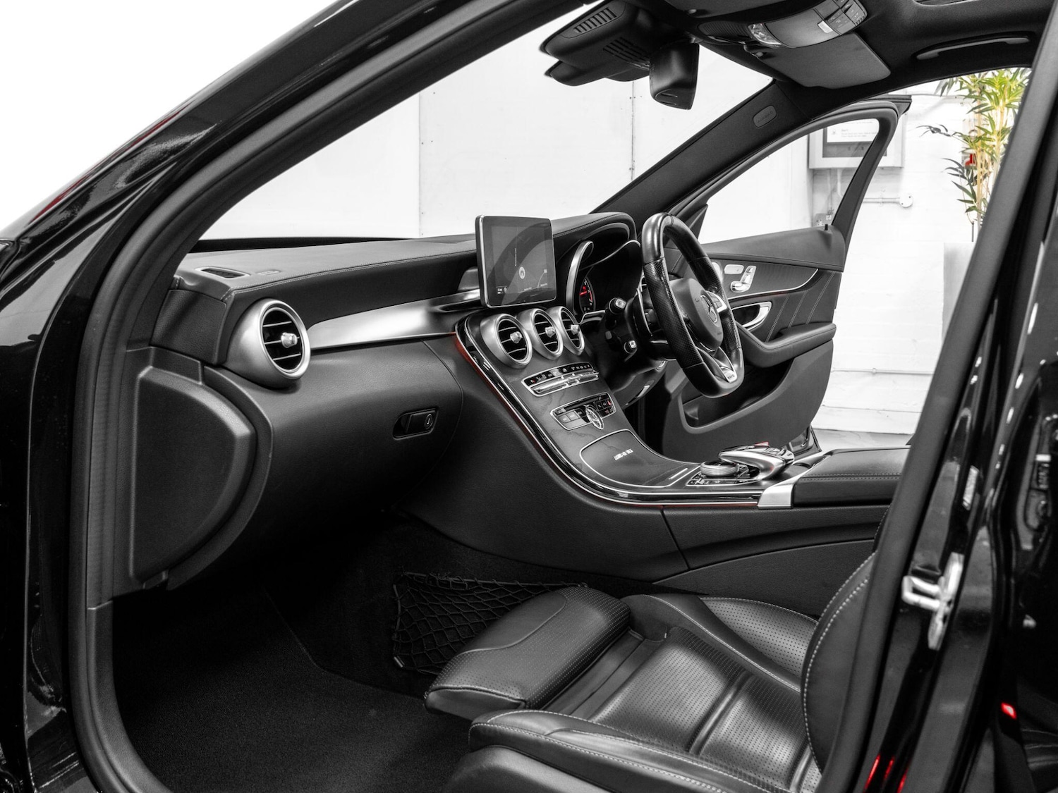 Used Mercedes-Benz C Class 2015 for sale - 76850419: Photo 17