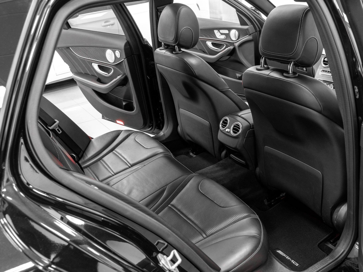 Used Mercedes-Benz C Class 2015 for sale - 76850419: Photo 26