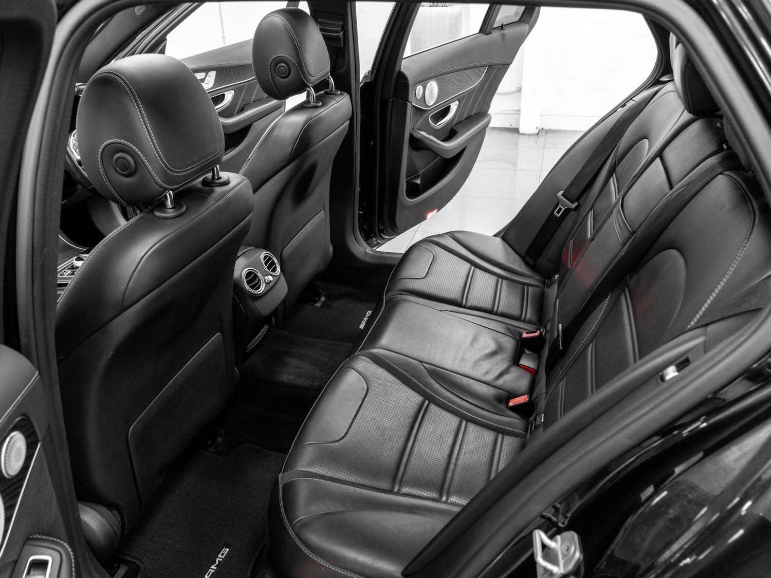 Used Mercedes-Benz C Class 2015 for sale - 76850419: Photo 27