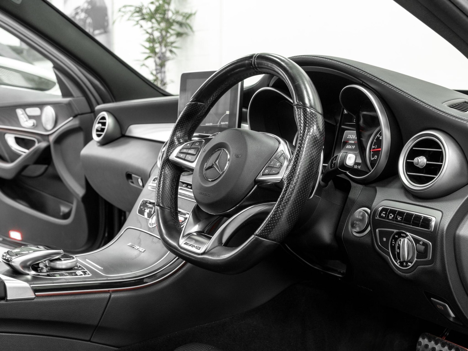 Used Mercedes-Benz C Class 2015 for sale - 76850419: Photo 44