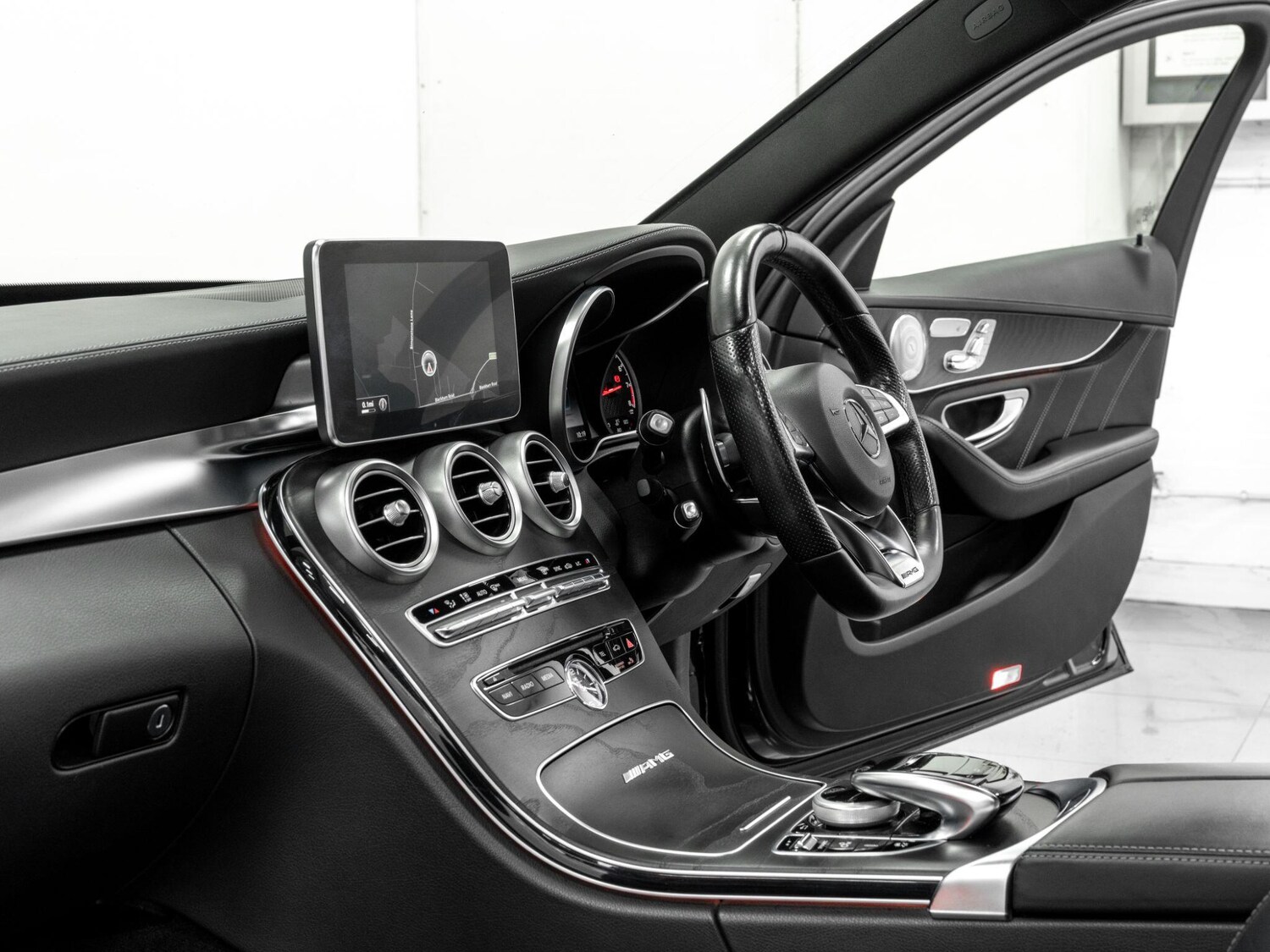 Used Mercedes-Benz C Class 2015 for sale - 76850419: Photo 45