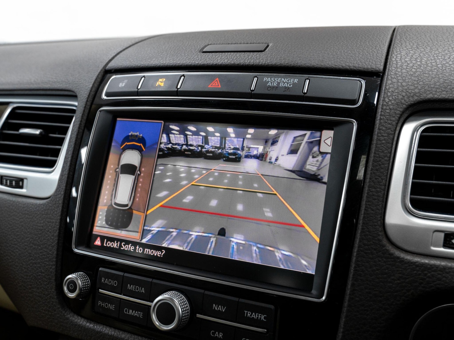 Used Volkswagen Touareg 2017 for sale - 76964569: Photo 52