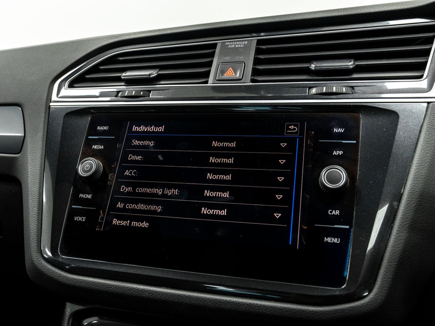 Used Volkswagen Tiguan 2018 for sale - 77237872: Photo 54