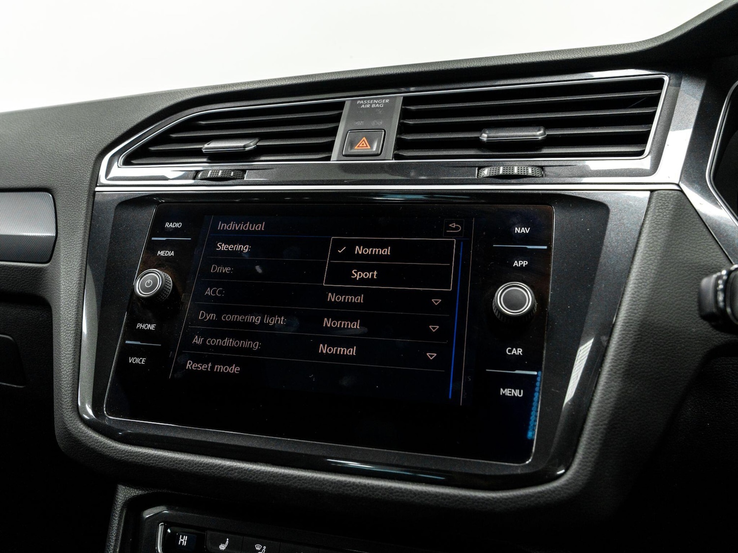 Used Volkswagen Tiguan 2018 for sale - 77237872: Photo 55