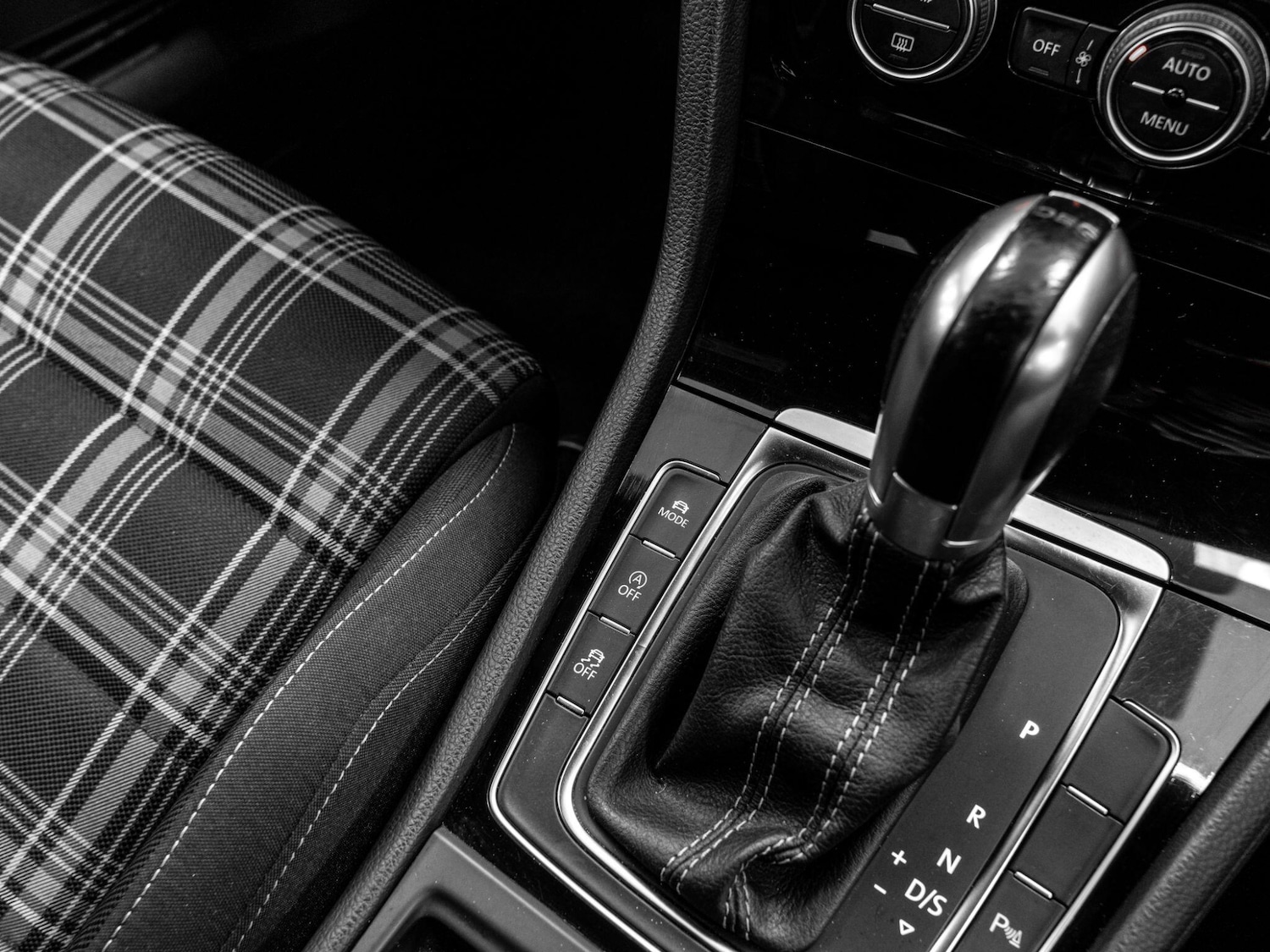 Used Volkswagen Golf 2017 for sale - 77783258: Photo 32