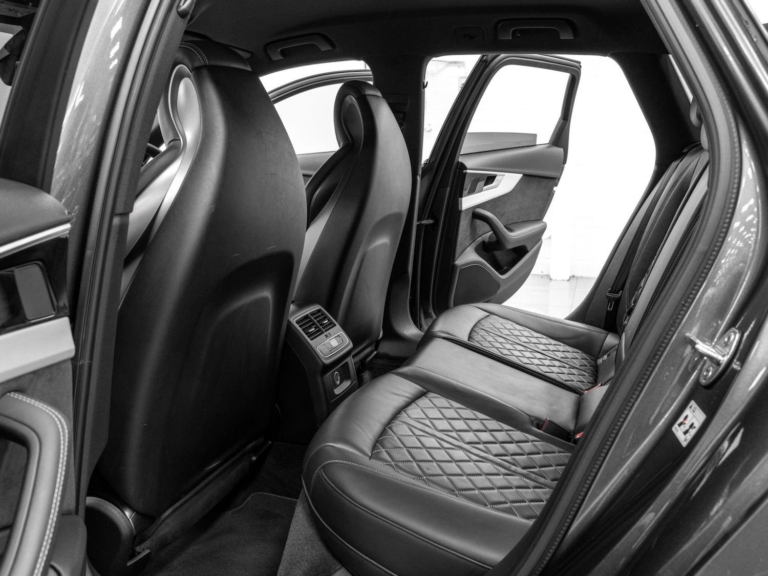 Used Audi A4 2020 for sale - 77163138: Photo 28