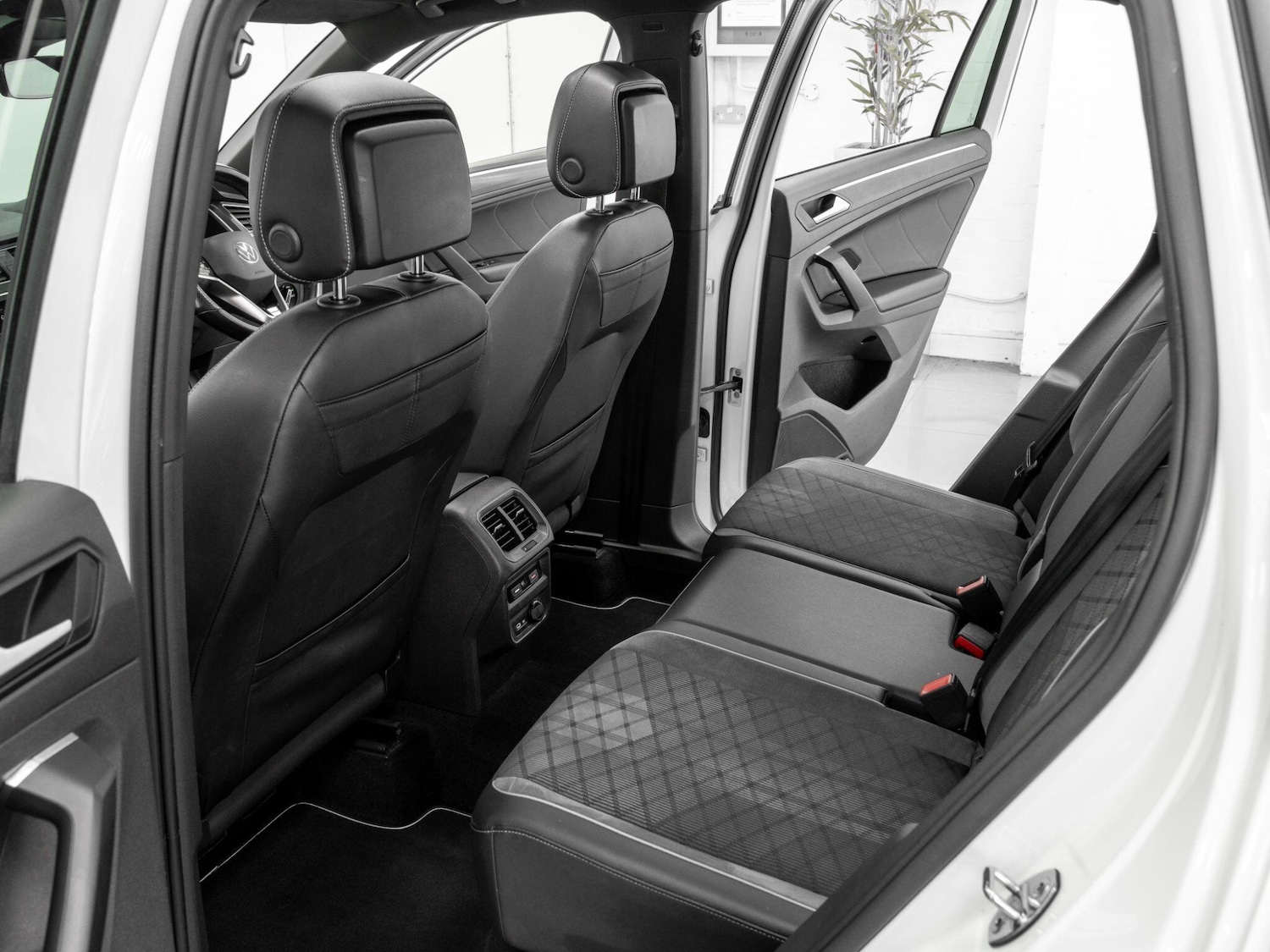 Used Volkswagen Tiguan 2020 for sale - 76398266: Photo 28