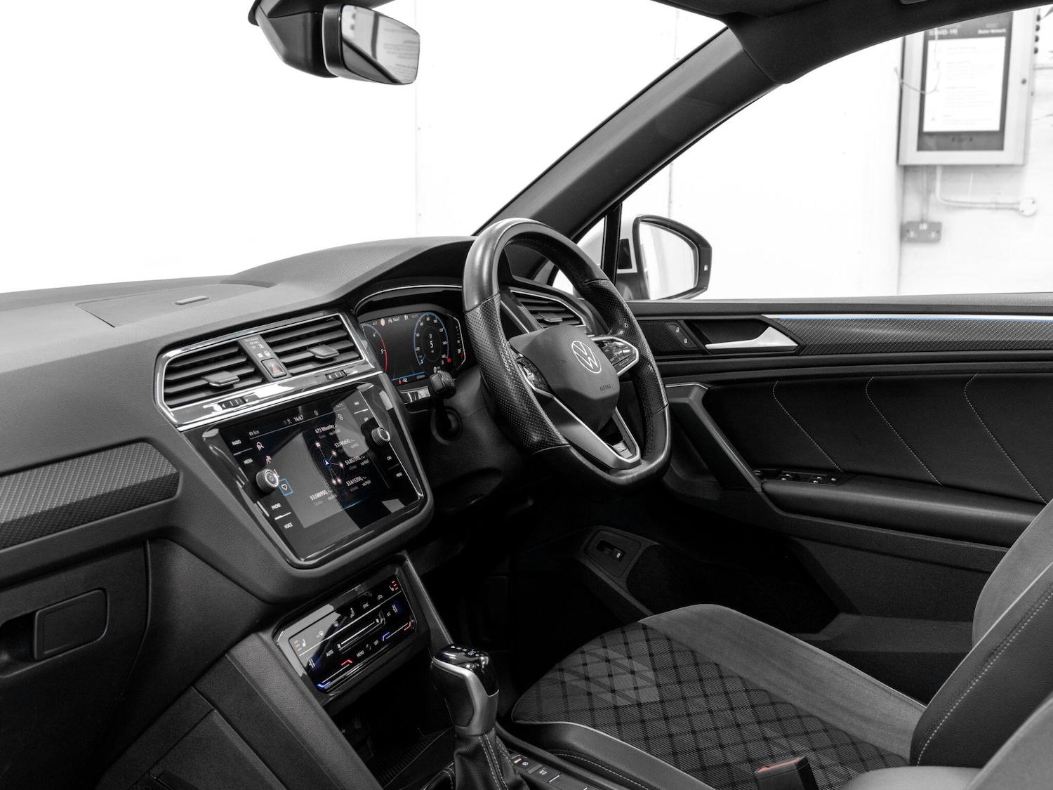 Used Volkswagen Tiguan 2020 for sale - 76398266: Photo 42