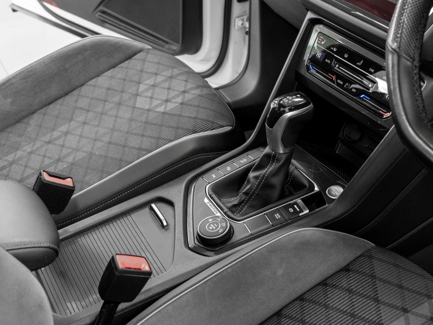 Used Volkswagen Tiguan 2020 for sale - 76398266: Photo 43