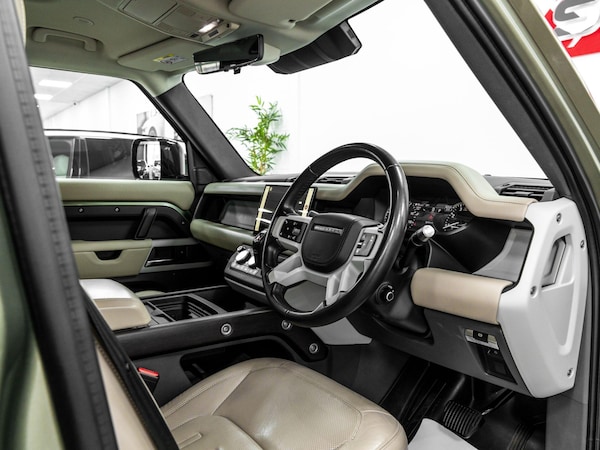Used Land Rover Defender 110 for sale - 74958717: Photo 18