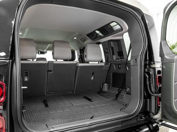 Used Land Rover Defender 110 for sale - 74958717: Photo 30