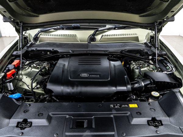 Used Land Rover Defender 110 for sale - 74958717: Photo 32