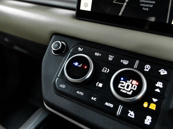 Used Land Rover Defender 110 for sale - 74958717: Photo 61