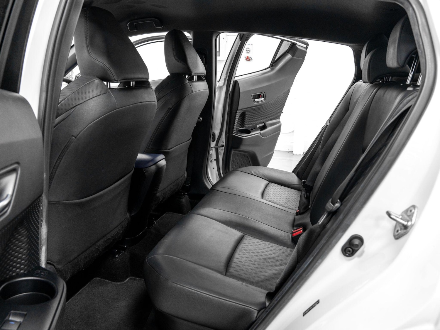 Used Toyota C-HR for sale - 77598786: Photo 24