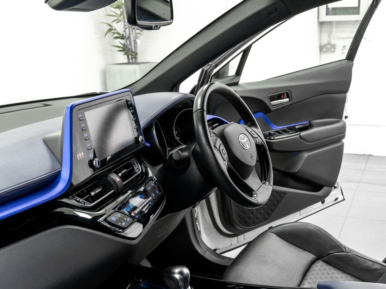 Used Toyota C-HR for sale - 77598786: Photo 30