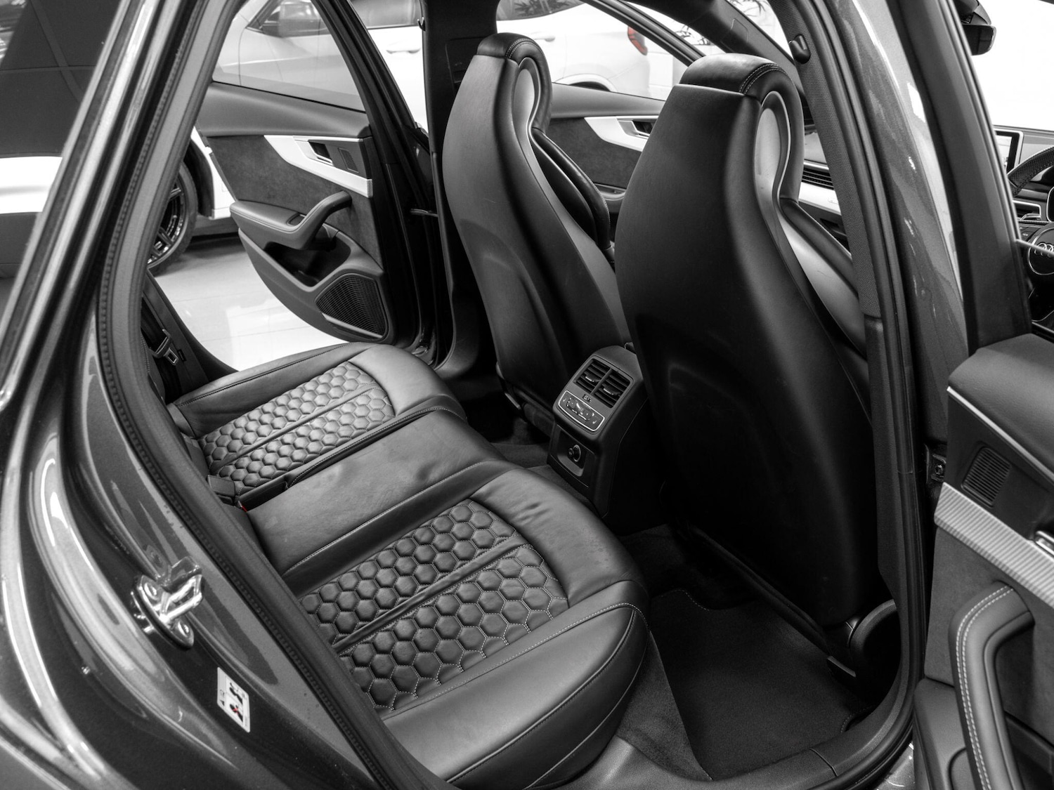 Used Audi RS4 Avant for sale - 77015976: Photo 31