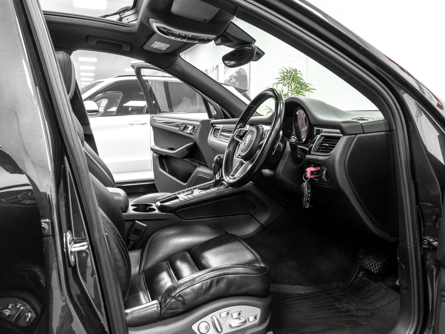 Used Porsche Macan 2016 for sale - 77358917: Photo 14