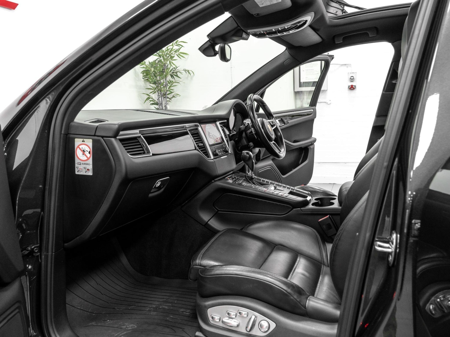 Used Porsche Macan 2016 for sale - 77358917: Photo 15