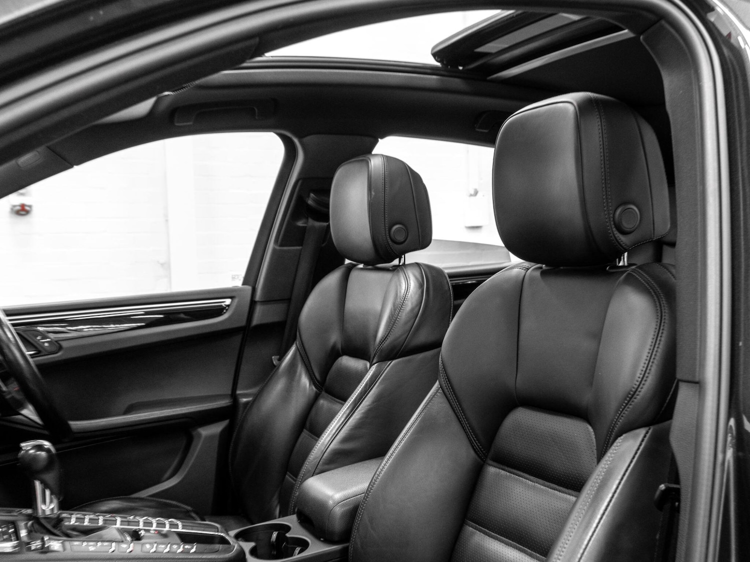 Used Porsche Macan 2016 for sale - 77358917: Photo 22