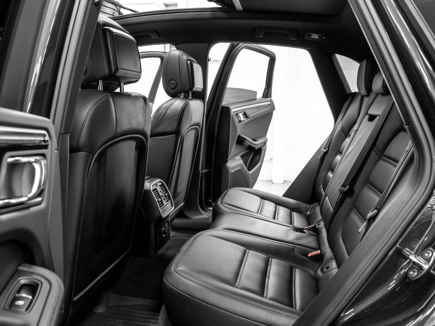 Used Porsche Macan 2016 for sale - 77358917: Photo 25