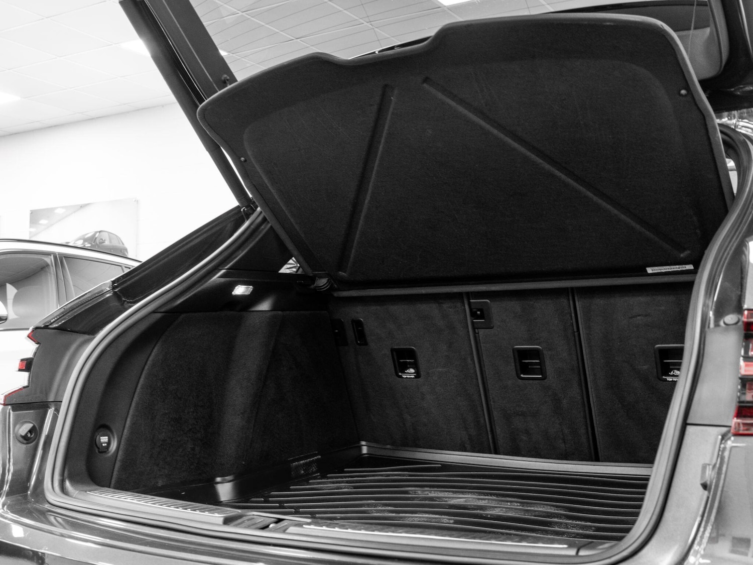 Used Porsche Macan 2016 for sale - 77358917: Photo 27