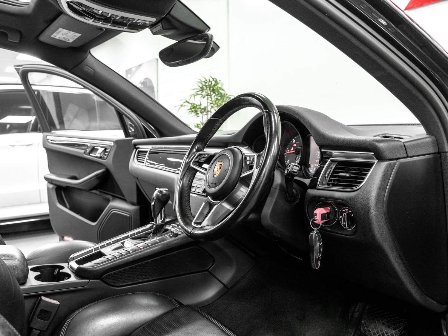 Used Porsche Macan 2016 for sale - 77358917: Photo 38