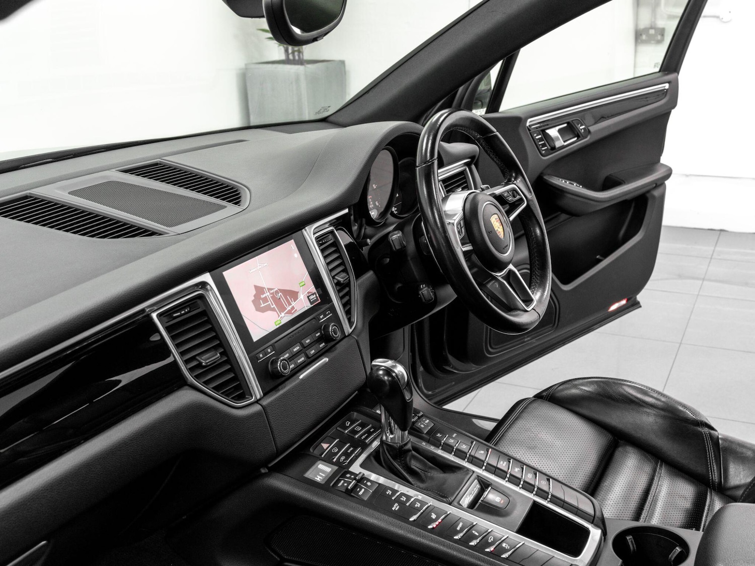 Used Porsche Macan 2016 for sale - 77358917: Photo 39